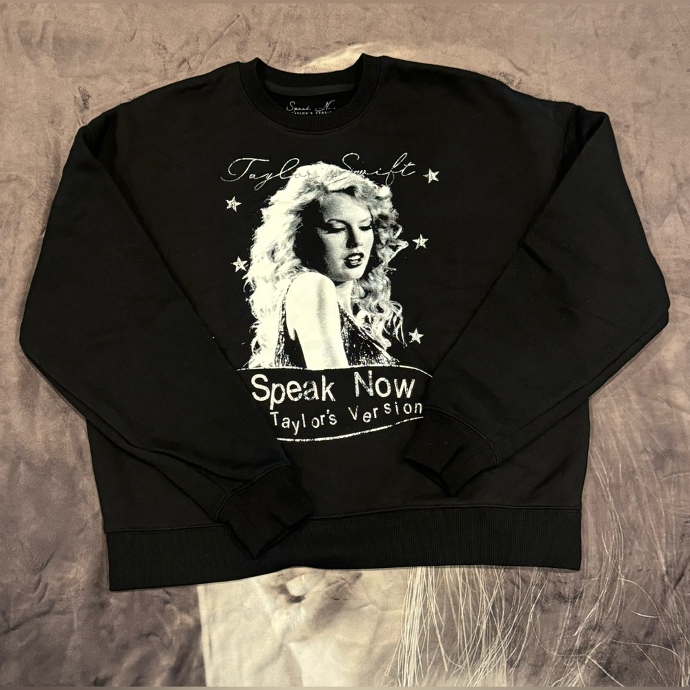 SPEAK NOW (TAYLOR'S VERSION) BLACK
CREWNECK SWEATSHIRT